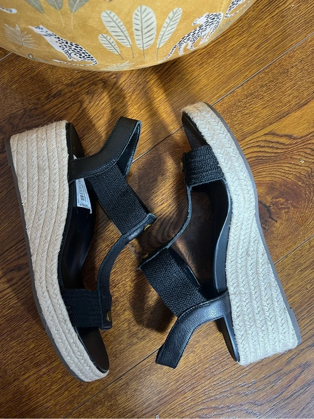 NWOB $135 Vionic Calera Black Leather Espadrille Wedge Sandals 9.5